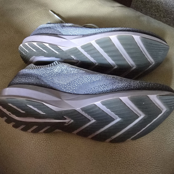 Brooks Women's Gradient Running Shoes - Picture 5 of 6